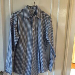 Brooks Brothers Casual Regent fit dress shirt. Non-Iron 100% Cotton.